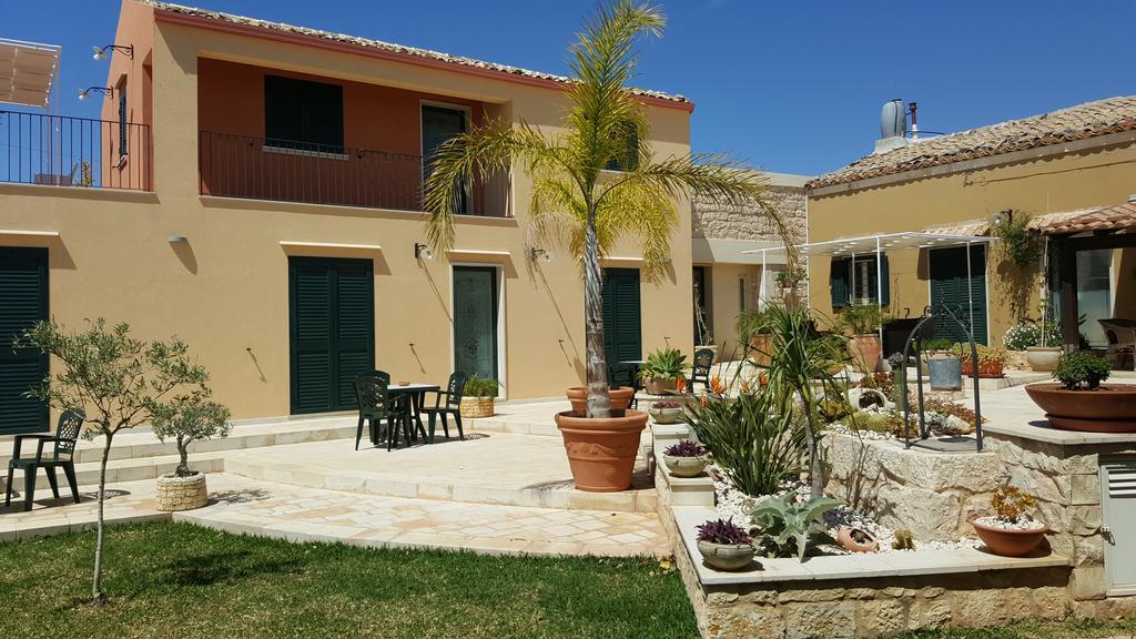 Alla Corte Di Nonna Maria Villa Pozzallo Ngoại thất bức ảnh
